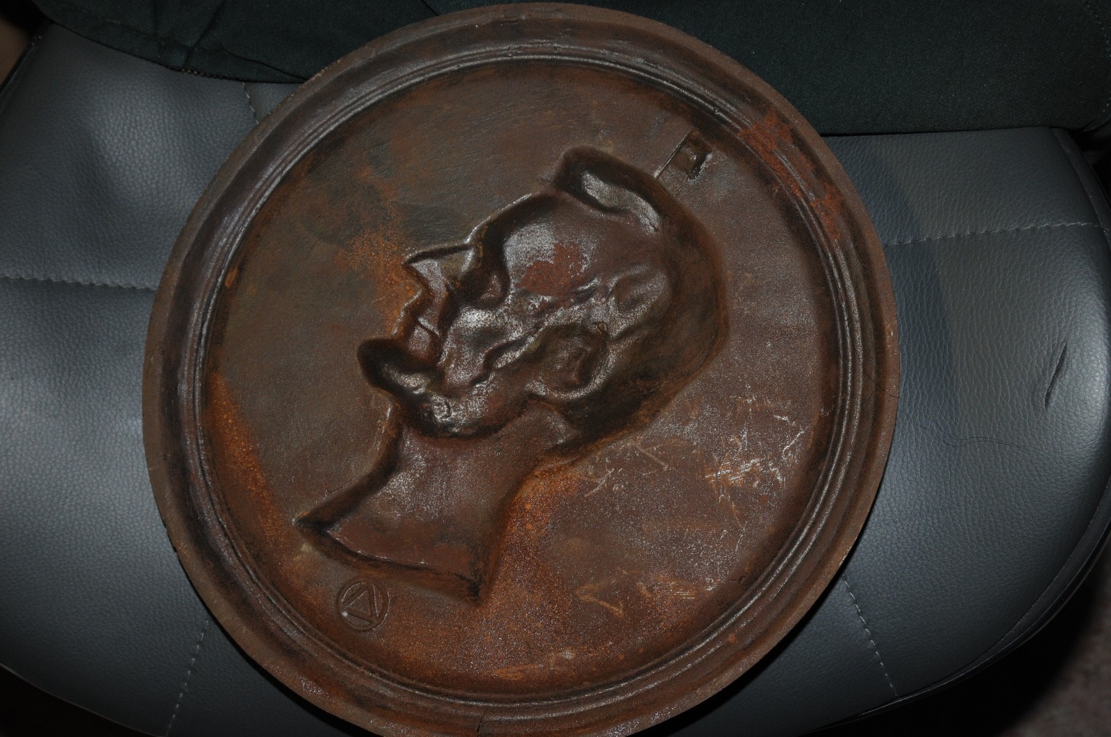 Vintage Cast Iron US President Abraham Lincoln Portrait Raised Relief Plaque ..