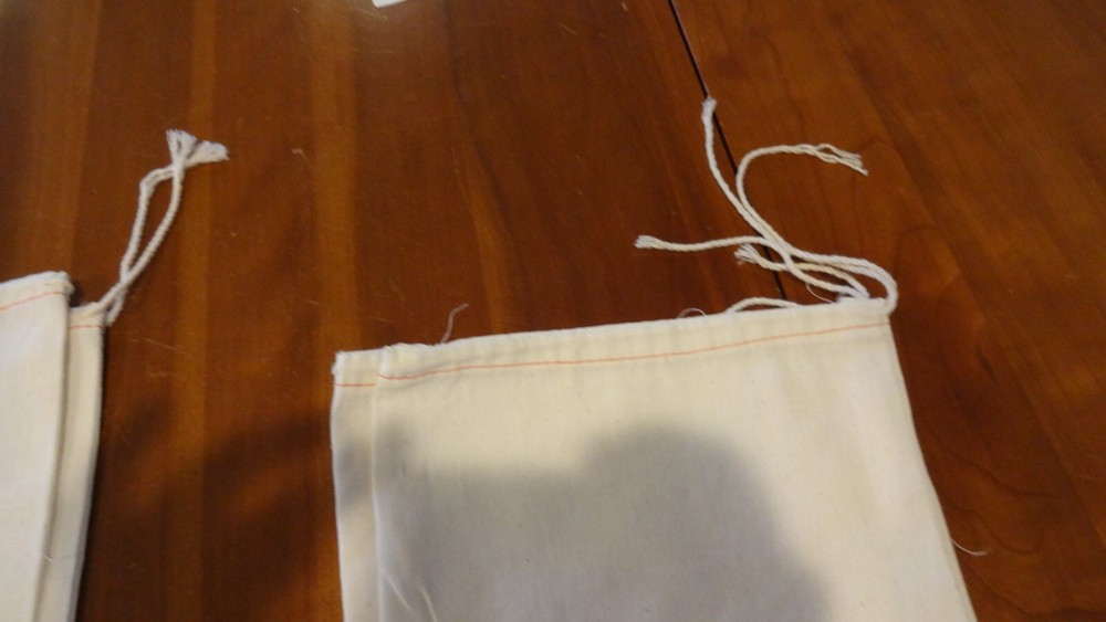 5 Muslin Drawstring Bags 2 sizes.