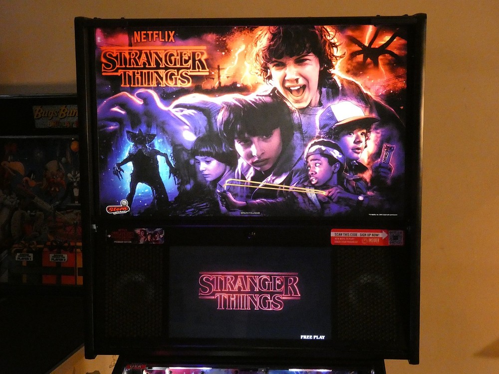 Stern Stranger Things Premium Pinball Machine