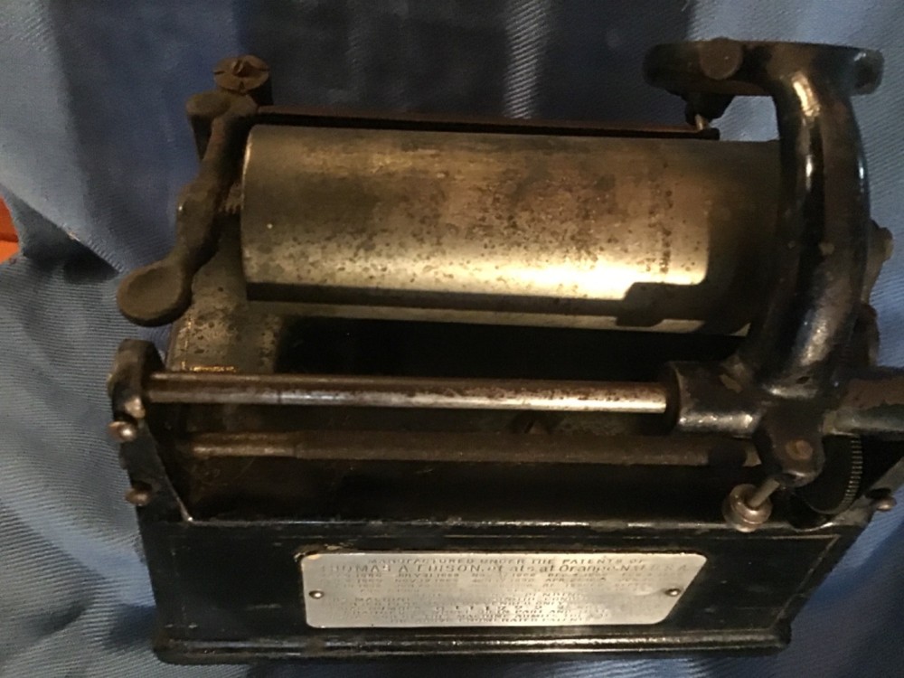 Edison phonograph key wind black Gem