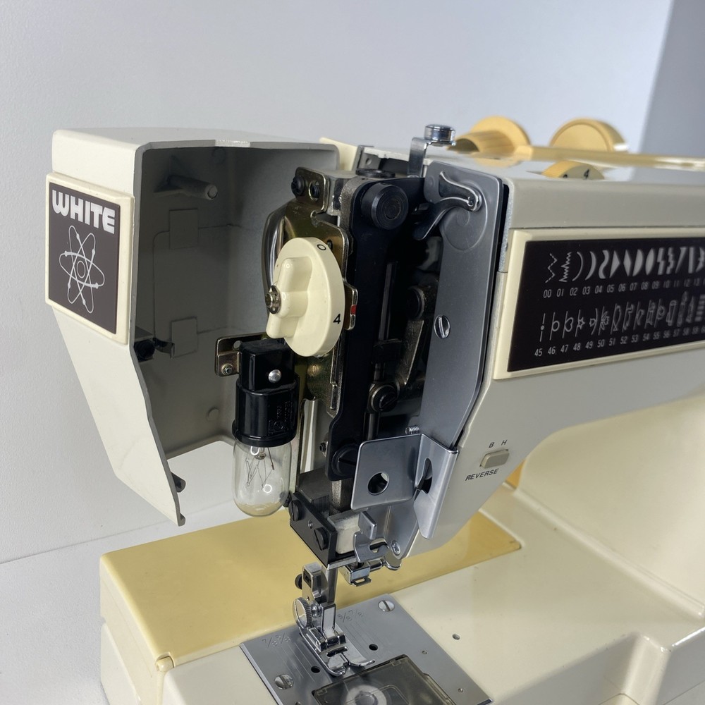 Vintage White 8000 Computerized Sewing Machine With Pedal Tested
