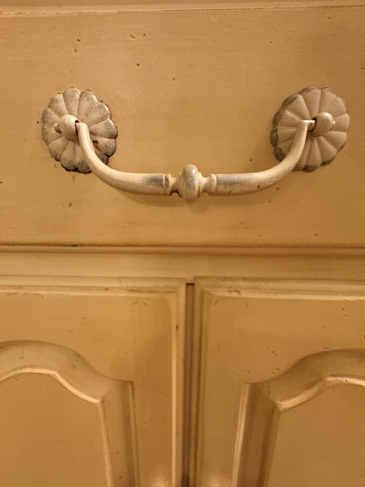 Ethan Allen Country French – Model 26‑5226, Finish 646 – Vintage Nightstand