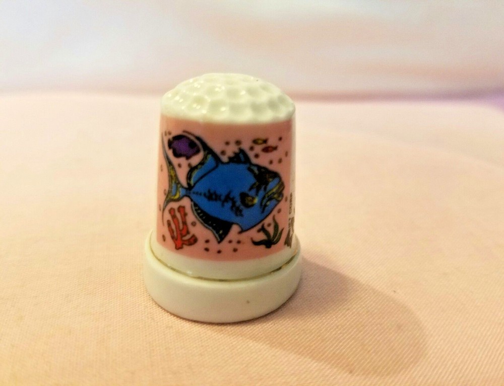 FINE PORCELAIN THE BAHAMAS THIMBLE
