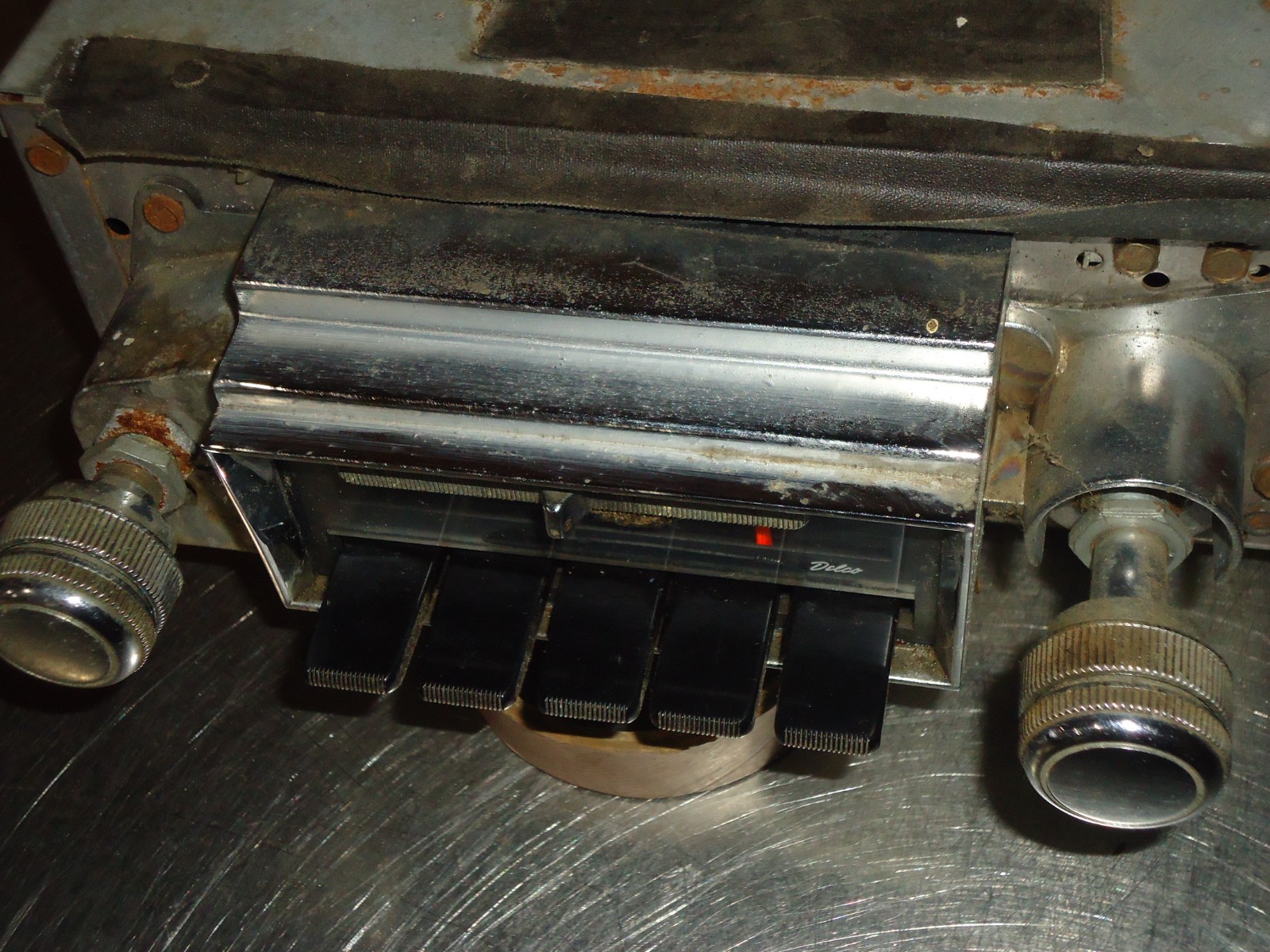 OEM GM Delco AM/FM Radio 986847 Chevy 1967 Chevrolet Caprice Impala SS 427