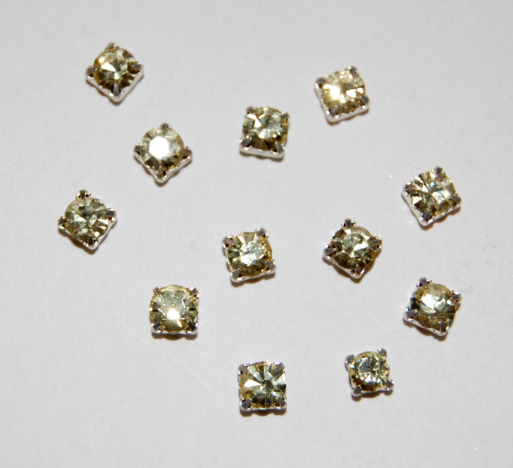 VINTAGE JONQUIL YELLOW SWAROVSKI RHINESTONE SEW ON BEAD SILVER SETTINGS 5.5mm