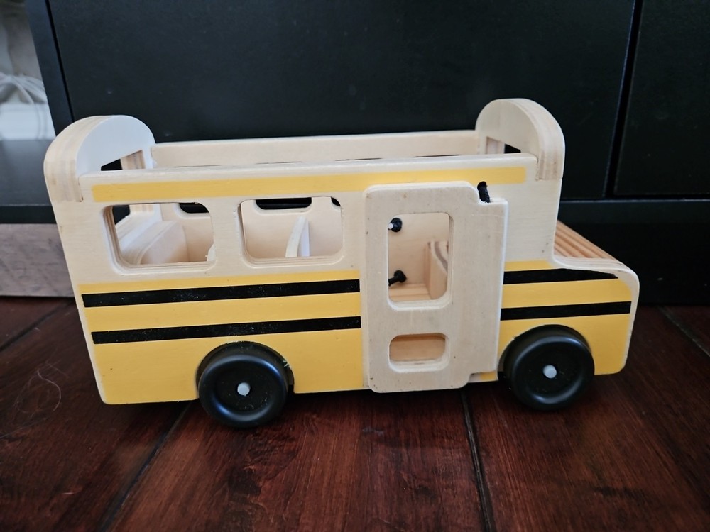 Melissa & Doug School Bus W/figures
