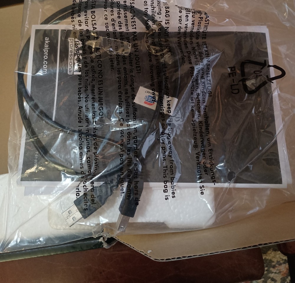 AKAI MPD26 Pad MIDI Controller with Assignable Sliders