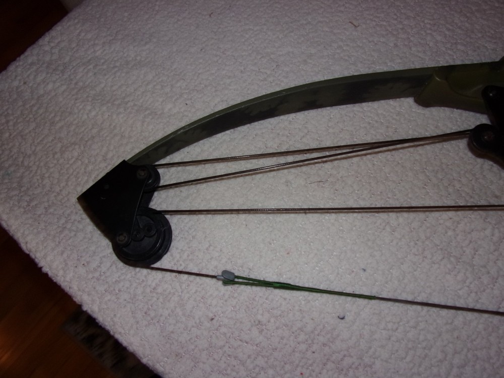 Bear Whitetail Hunter Green Camo Compound Bow