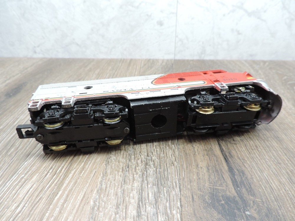 Tyco Santa Fe Engine 4015 HO Untested