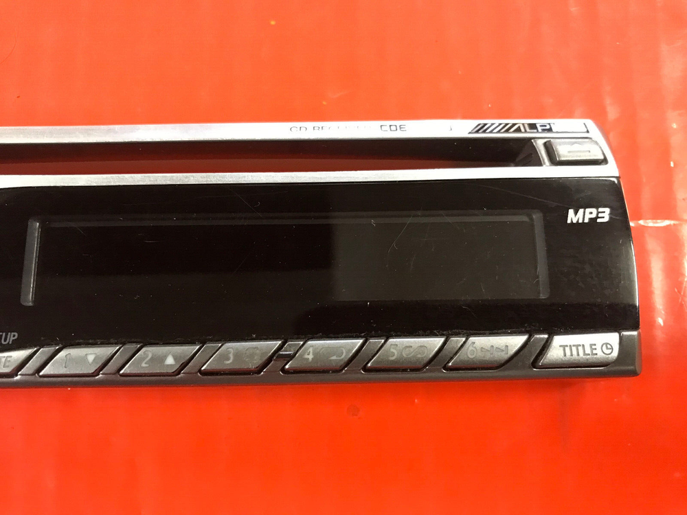 Alpine CDE-9843 Detachable Faceplate