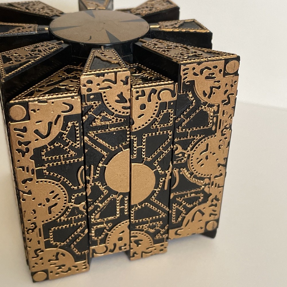 Hellraiser Cube Puzzle Box Lament Configuration Functional Pinhead Prop Plastic