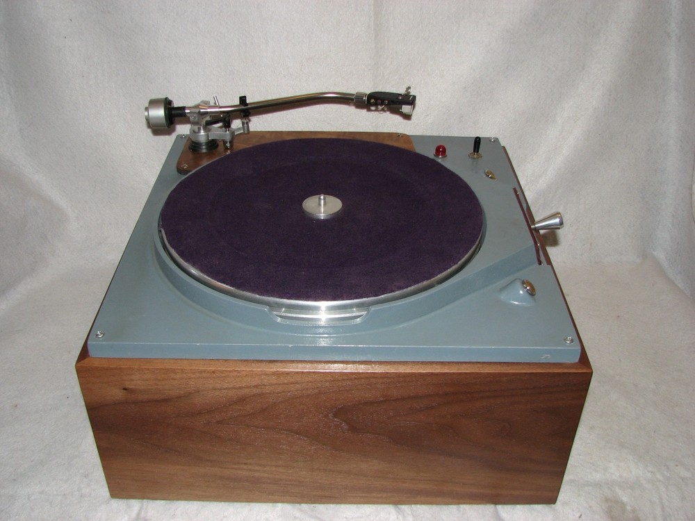 Russco Studio Pro Model B turntable