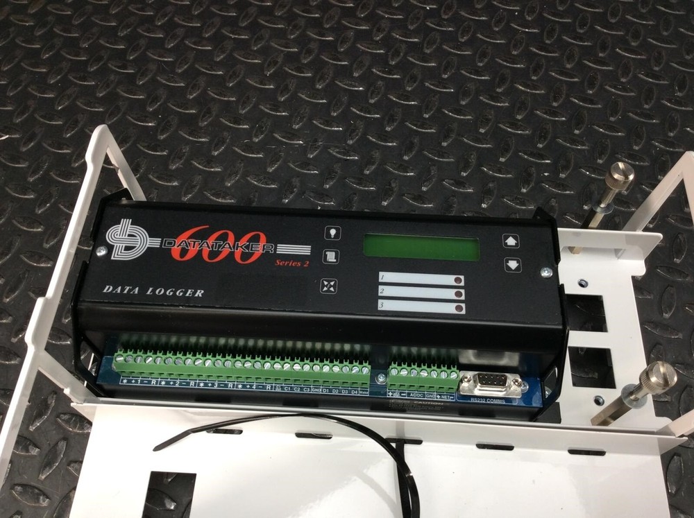 DataTaker 600 w/ 2 x CEM-AD Expansion Module Data Electronics