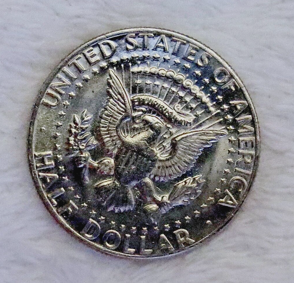 1982 KENNEDY HALF DOLLARS, CLEAN & SCARCE, SHARP DETAILS & FREE RETURNS
