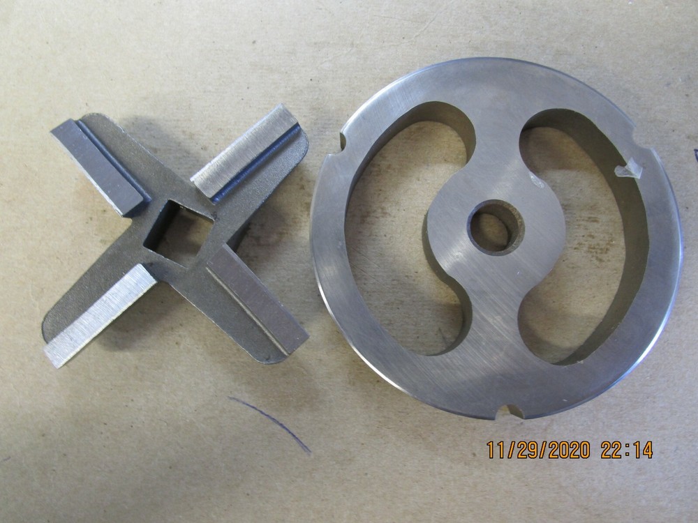 #32 GRINDER KIDNEY PLATE & KNIFE