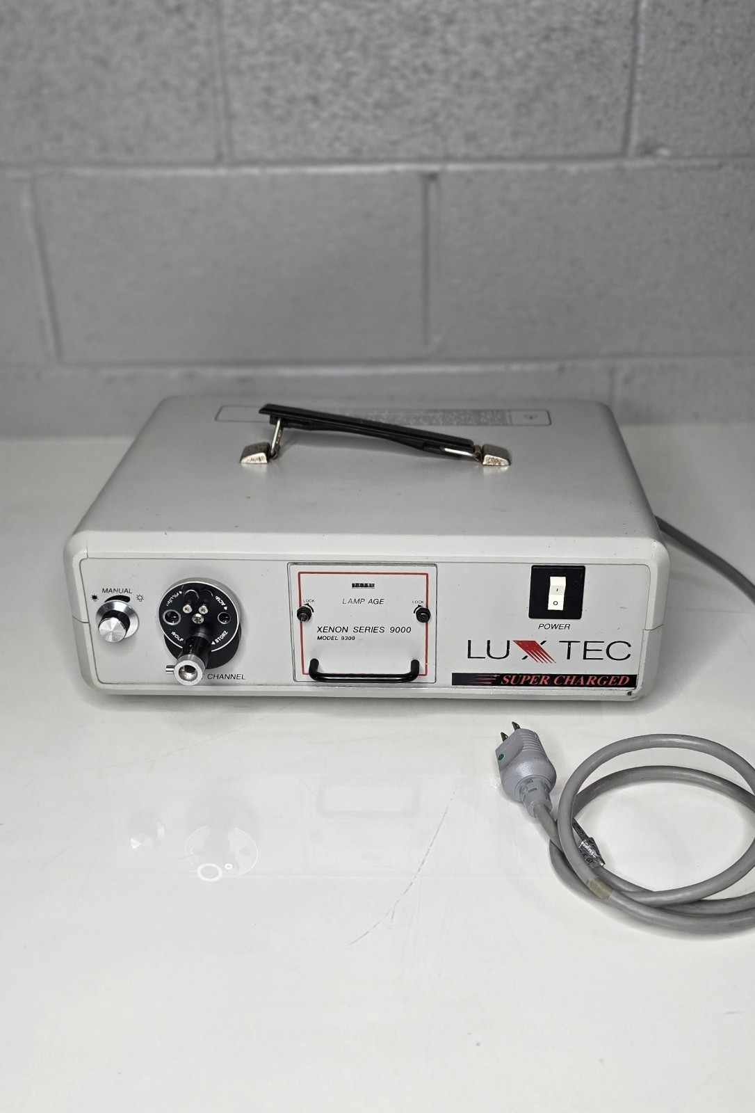 Luxtec 9300 Xenon Series 9000 Light Source
