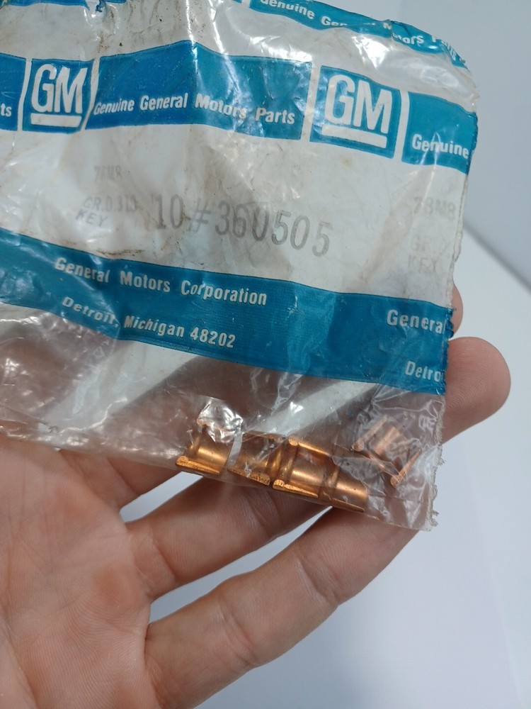 5 Genuine GM Engine Valve Keepers 360505