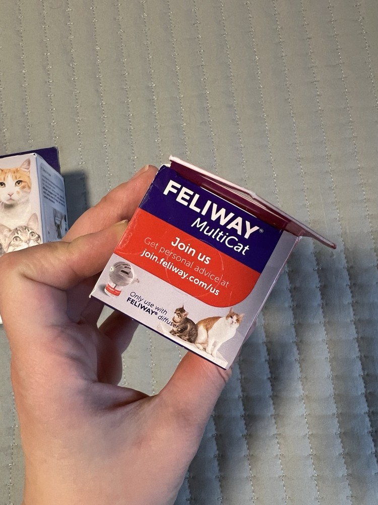 cat calming diffuser with One Pack refill