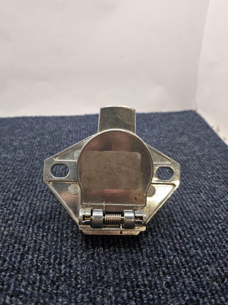 Dual Pole Socket Horizontal Pins Connector Steel