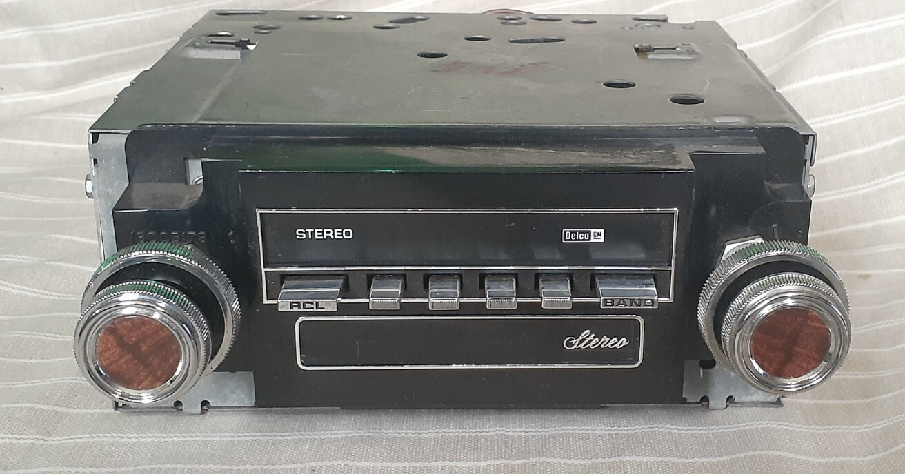 Vintage GM Cadillac Delco OEM AM/FM ETR Radio 20CETR1 16020870, Woodgrain Knobs