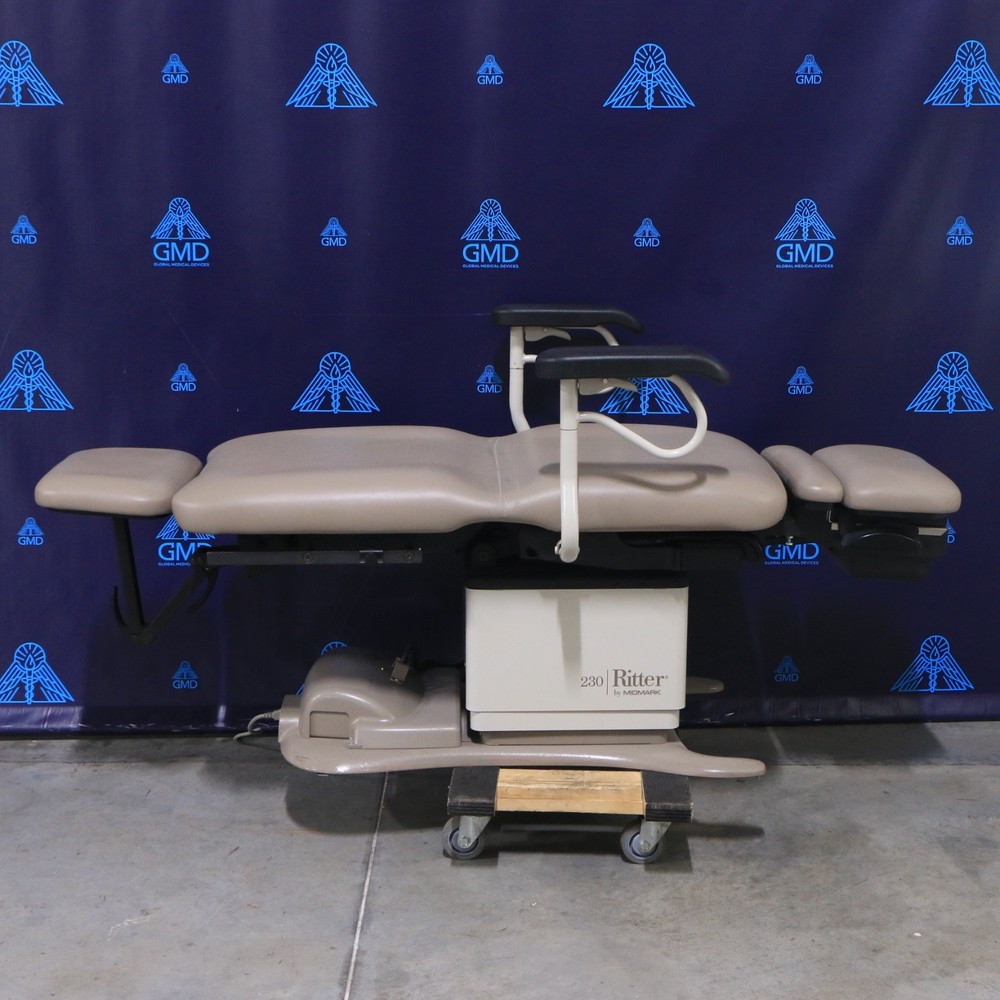 Midmark Ritter Model 230 Examination Table