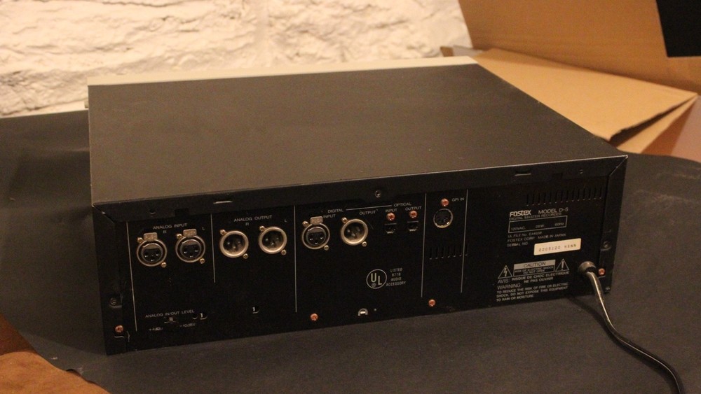 Fostex D-5 Digital Master Recorder/Professional DAT Machine-Working