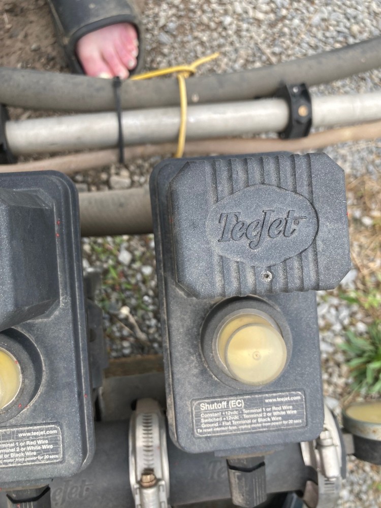 TeeJet Regulating Valve Shutoff - Quantity 3