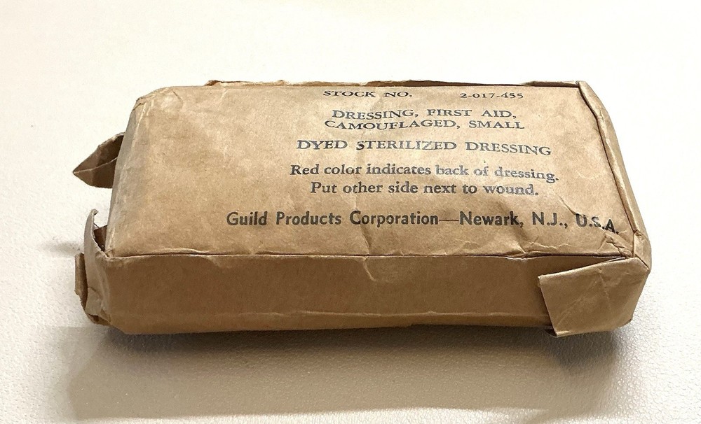 1945 US Military Dyed SterilizedDressing First Aid Camouflage With Canvas Pouch
