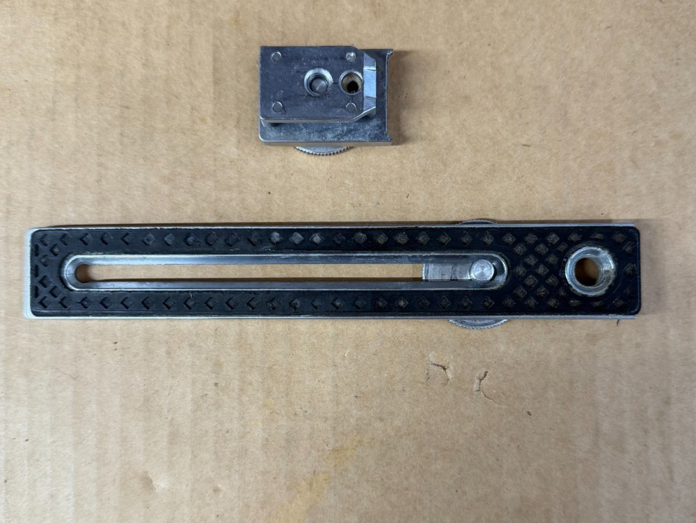 METZ Camera Flash Mount Bracket - Silver Color