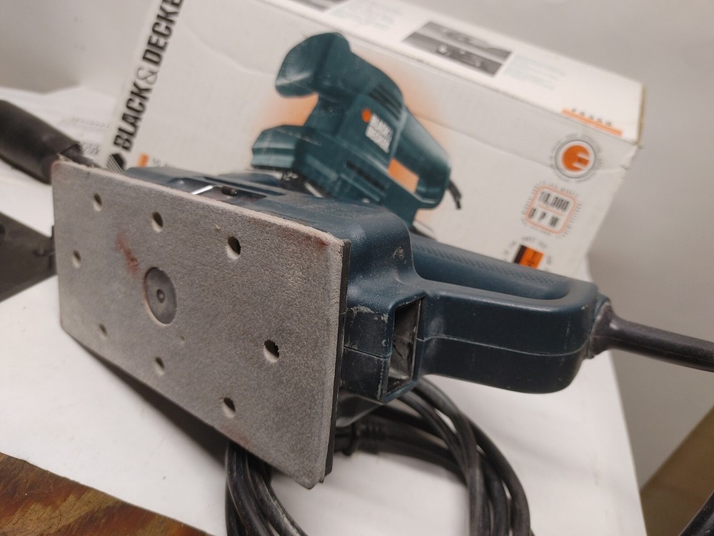 BLACK & DECKER FS350 Power Sander 1/3 Inch Sheet Works Great A18