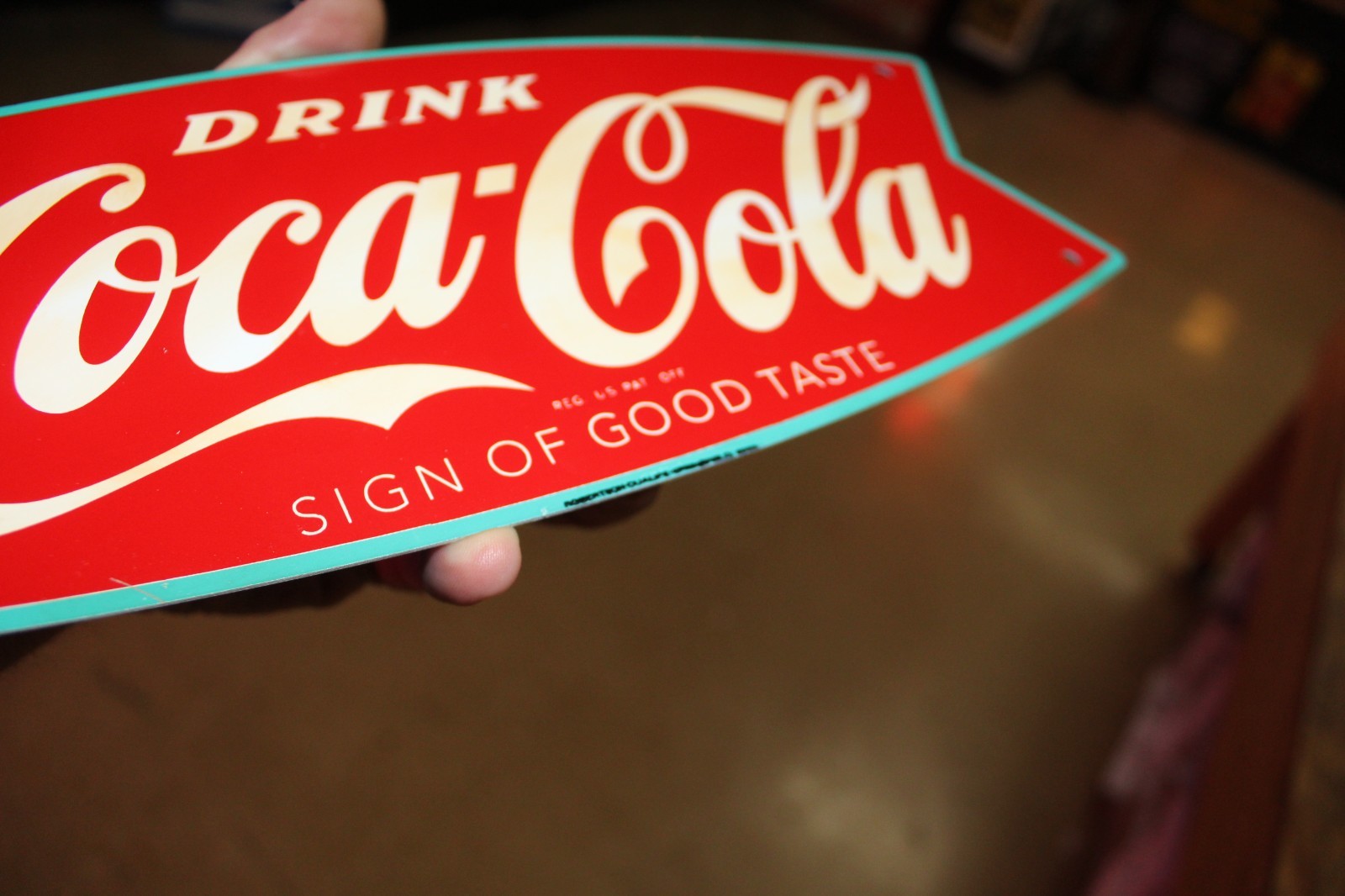 RARE 1950s DRINK COCA COLA TEAL BORDER FISHTAIL PAINTED METAL DEALER SIGN SODA