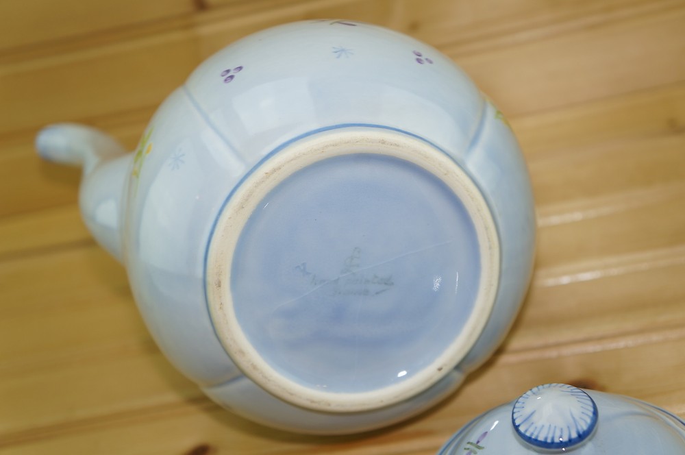 Longchamp Printemps Coffee Pot, 7 1/2" with Lid