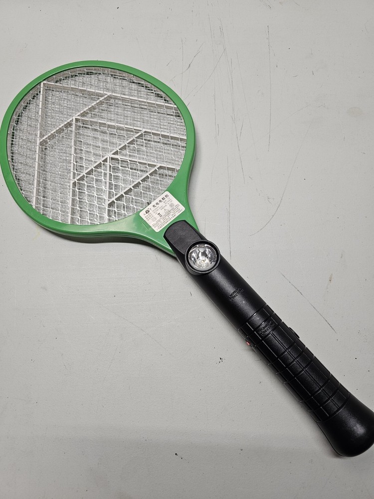 Rechargeable Electric Fly Swatter/Bug Zapper With Flash Light