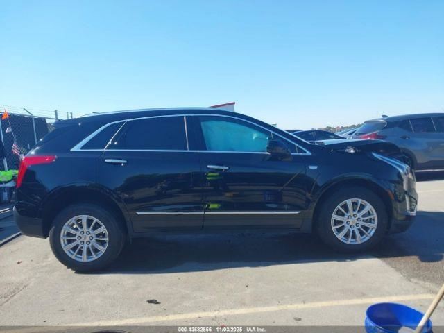 XT5 2018 Glove Box 4921667