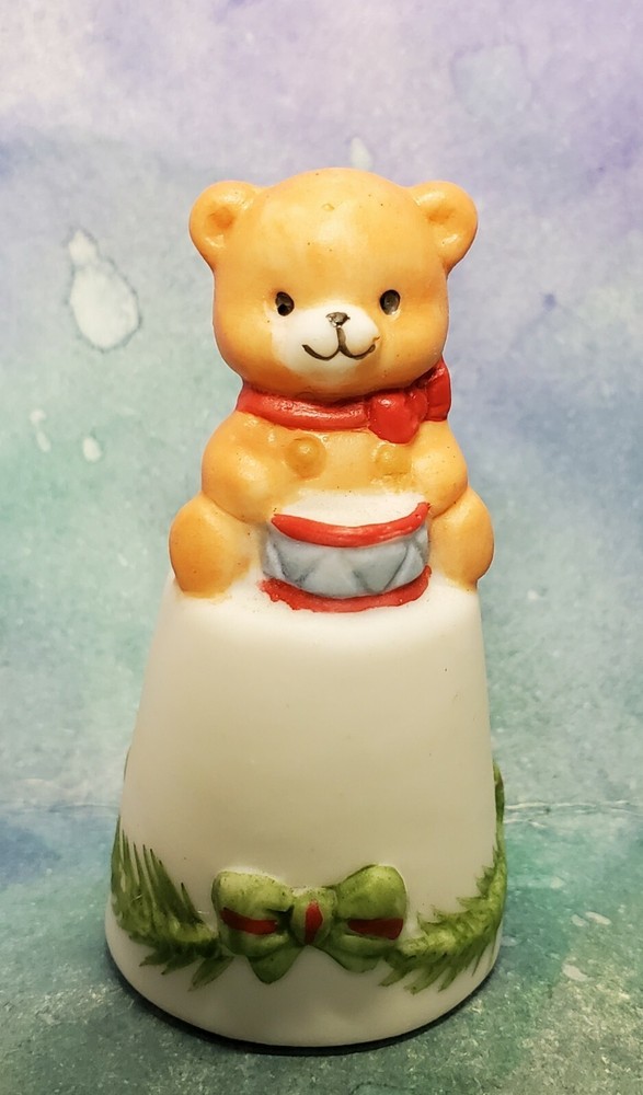 SMC1 Enesco red bow bear playing Christmas drum thimble 1986