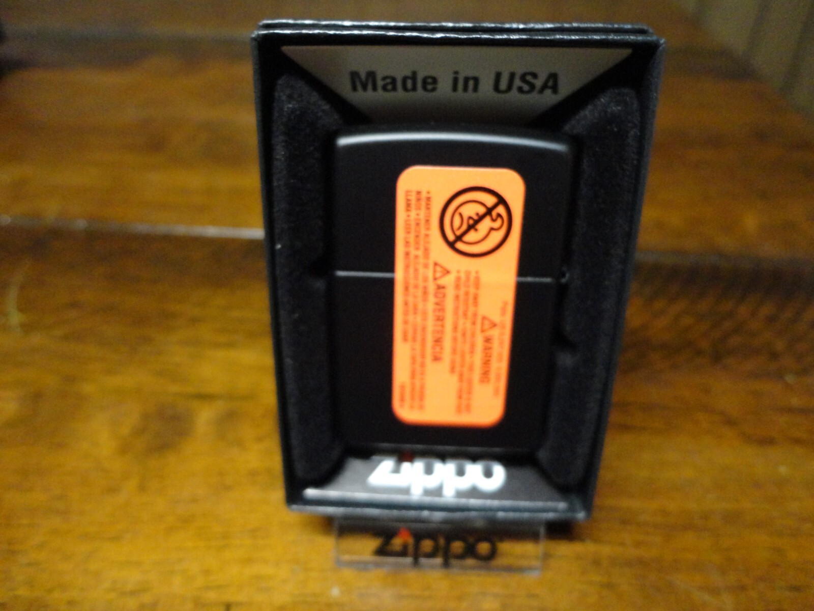 RED SHOE GIRL PINUP ZIPPO LIGHTER MINT IN BOX