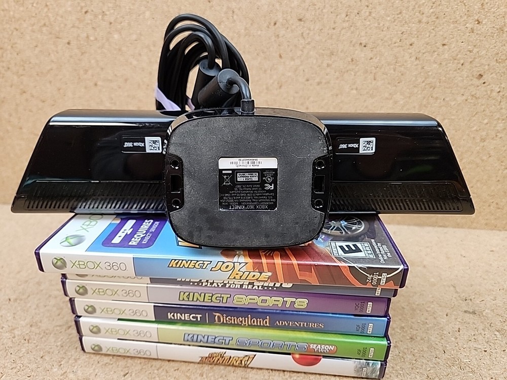 Microsoft Xbox 360 Kinect Bundle - 6 Games and Kinect Sensor Tested Working