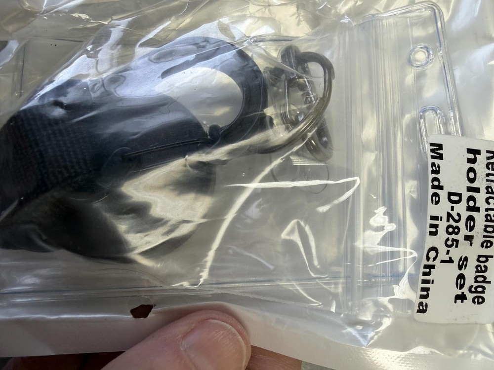 Retractable Badge Holder Set D-285-1