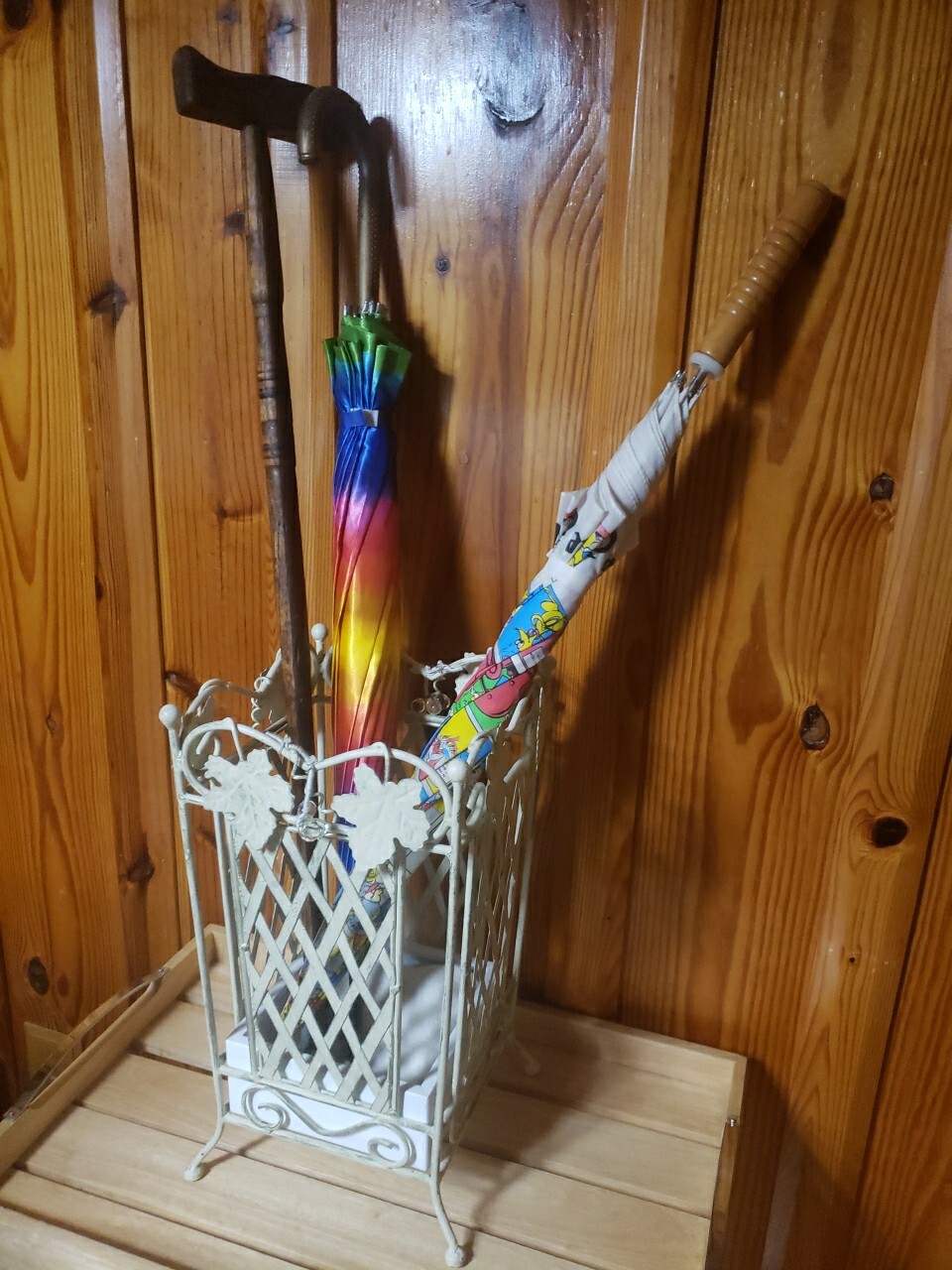 Vtg Umbrella/Walking Stick Cane Holder/Stand Beige Metal Design 16.5" W/Tray