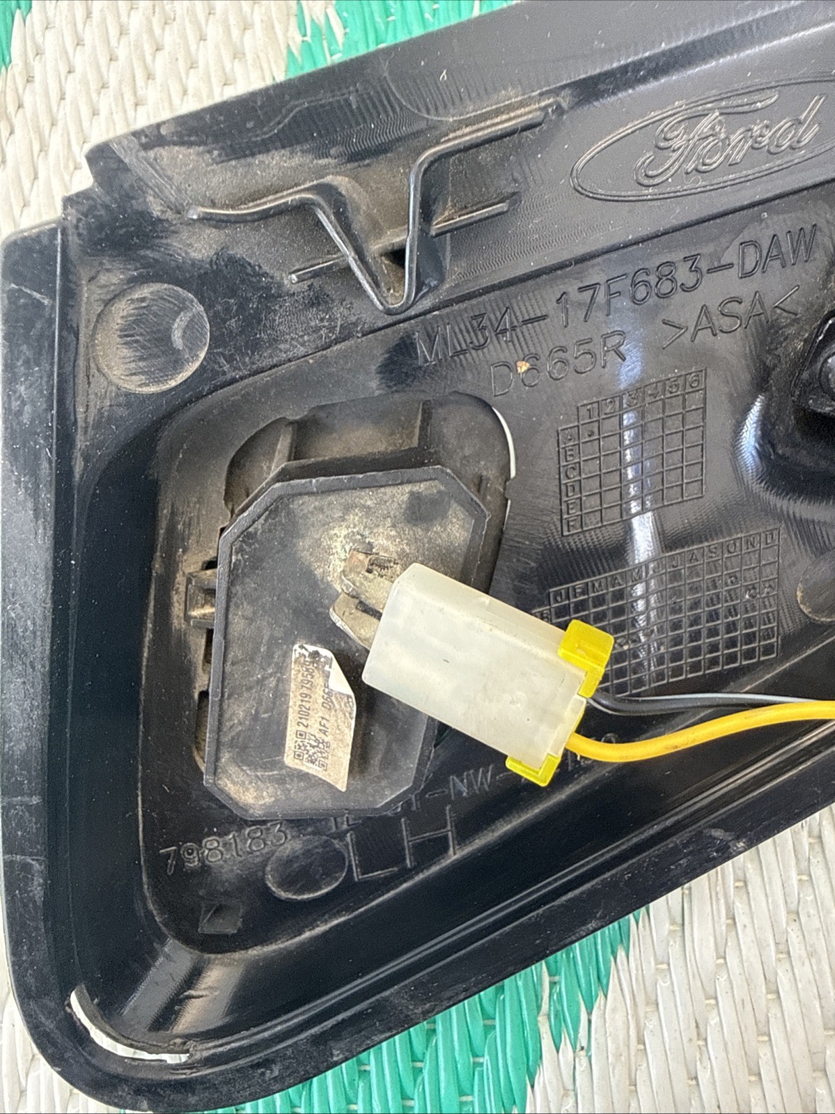 2021-2023 FORD F150 SIDE DOOR LEFT MIRROR CAMERA PUDDLE LIGHT BRACKET