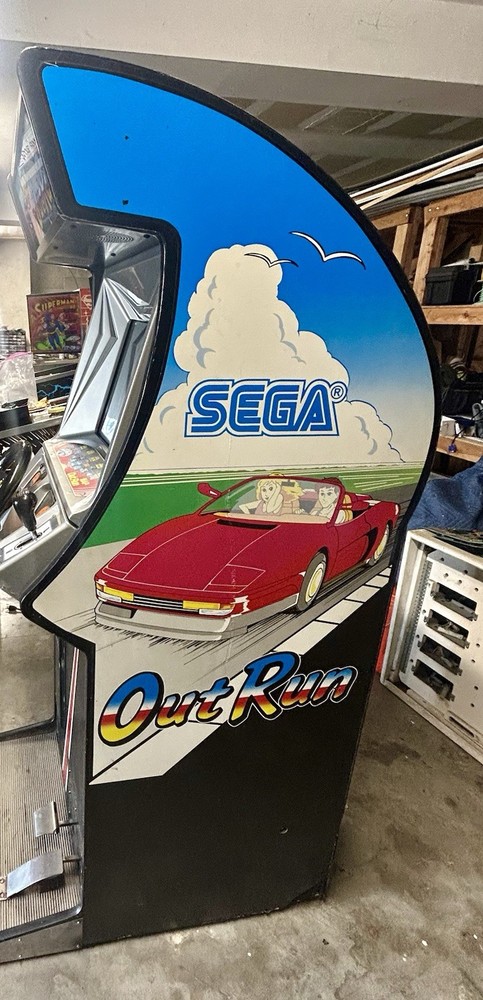 SEGA OUTRUN ARCADE MACHINE