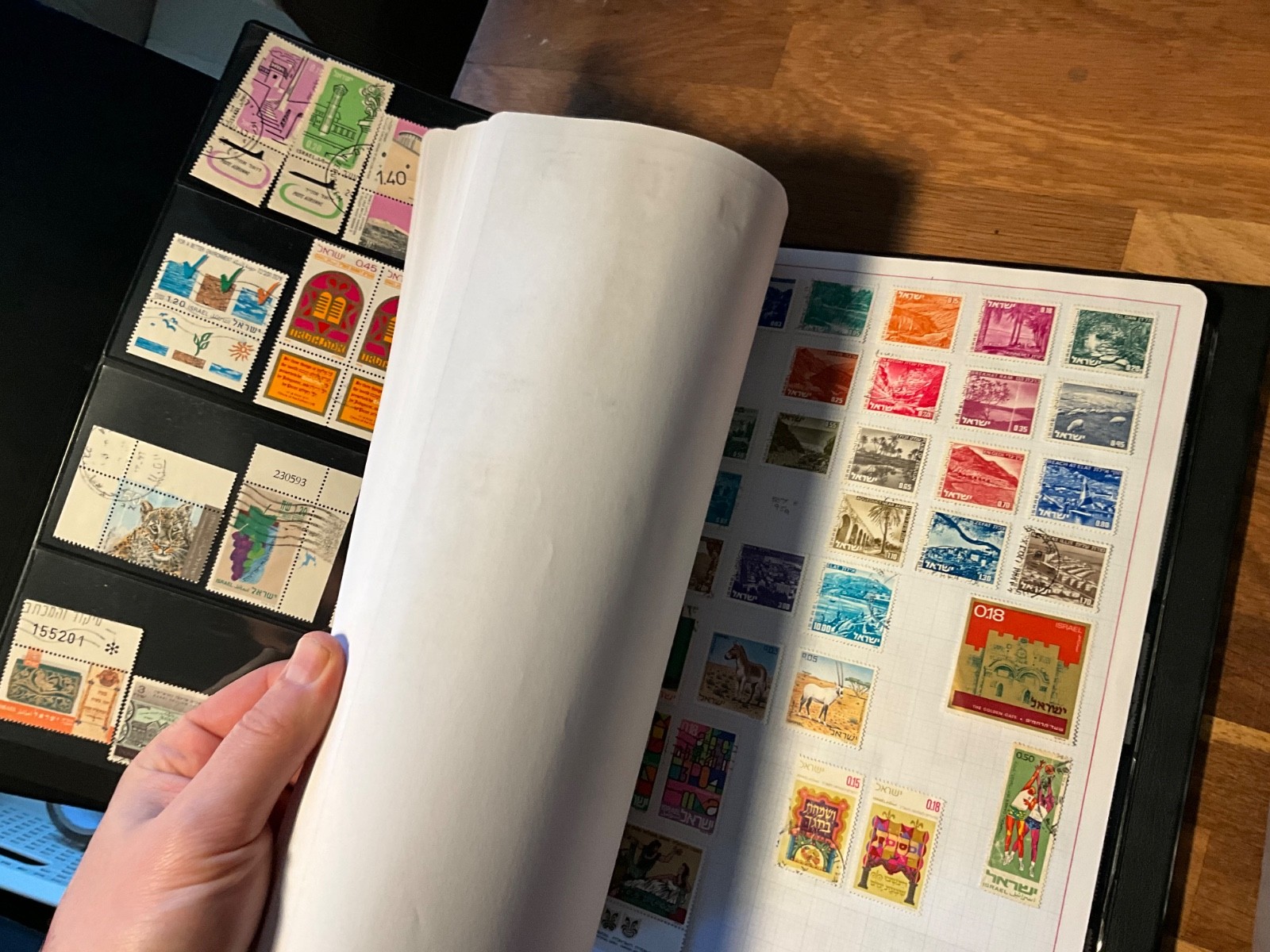 worlds stamps vintage large lot 6.1 kg 5 albums leaves cards vintage to modern