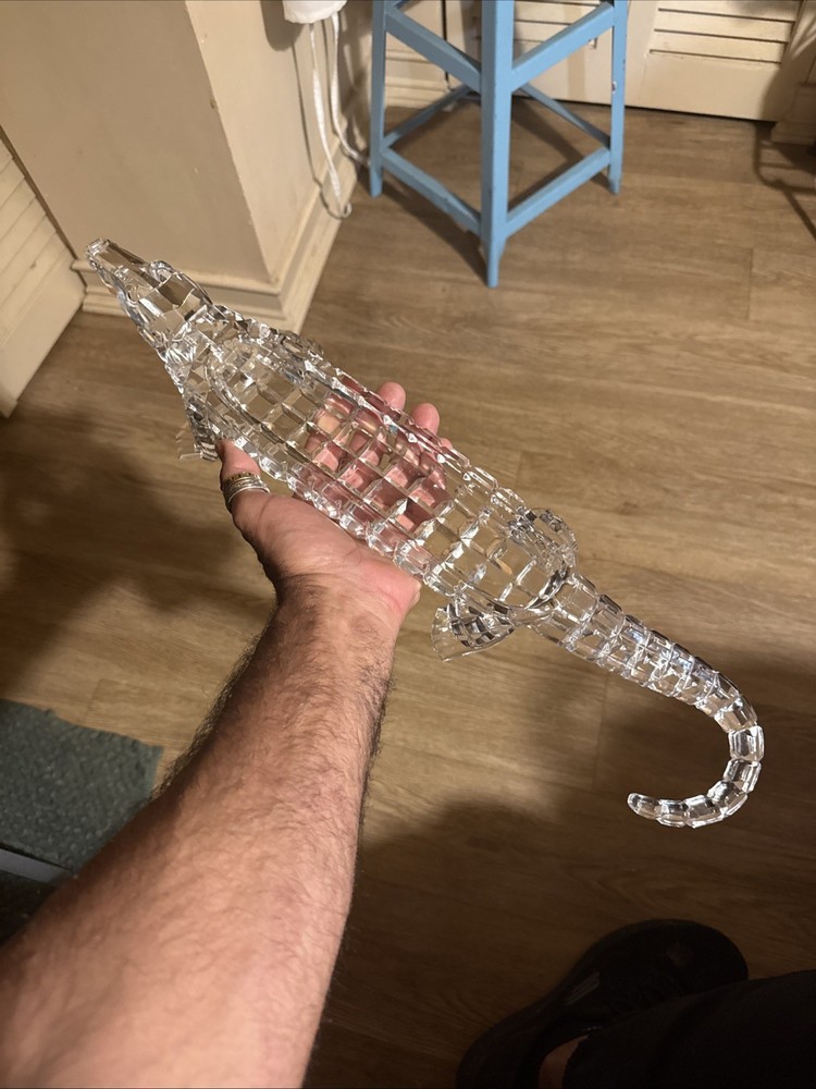 Icy Craft Acrylic Alligator Cracker Serving Dish 19”