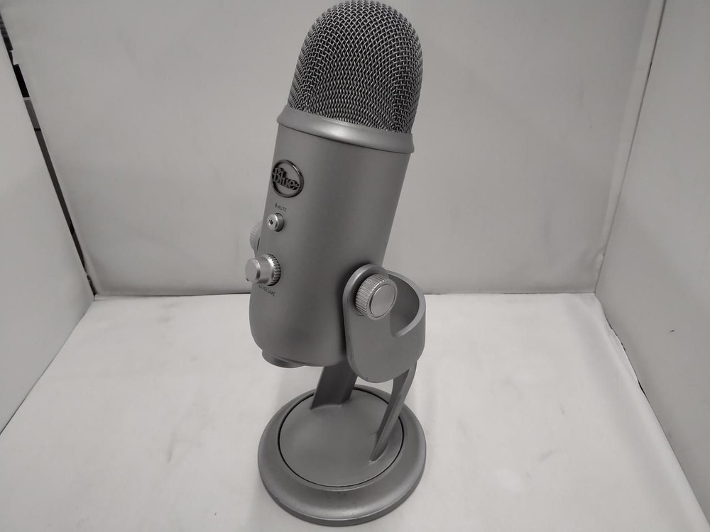 BLUE USB Microphone YETI Used