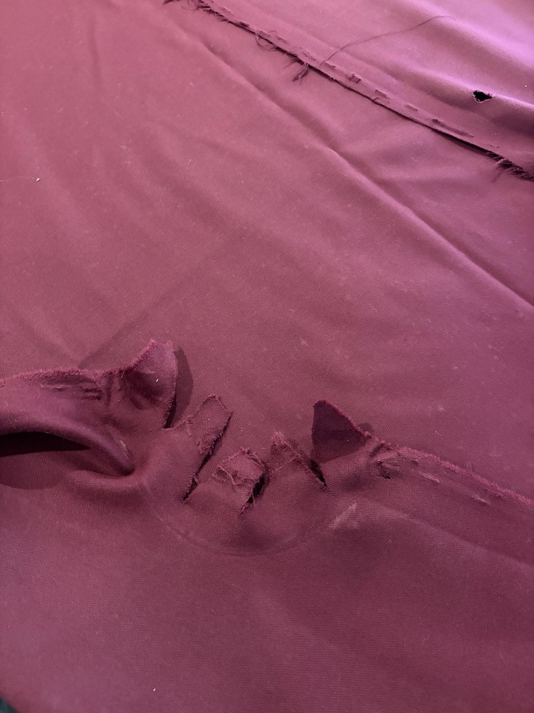 Used 9ft Simonis 960 Red Pool Table Felt 9ft, Great Condition