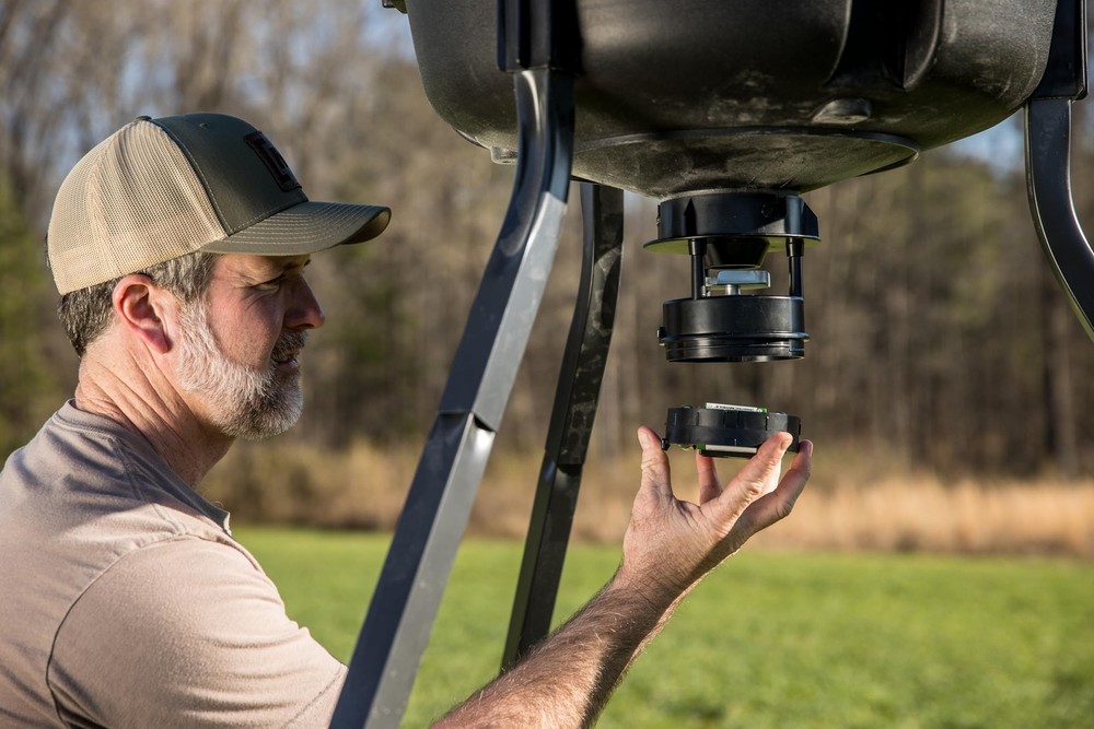 Deer Feeder Standard - 200 lb. Programmable Game Feeder - Remote-Controlled W...