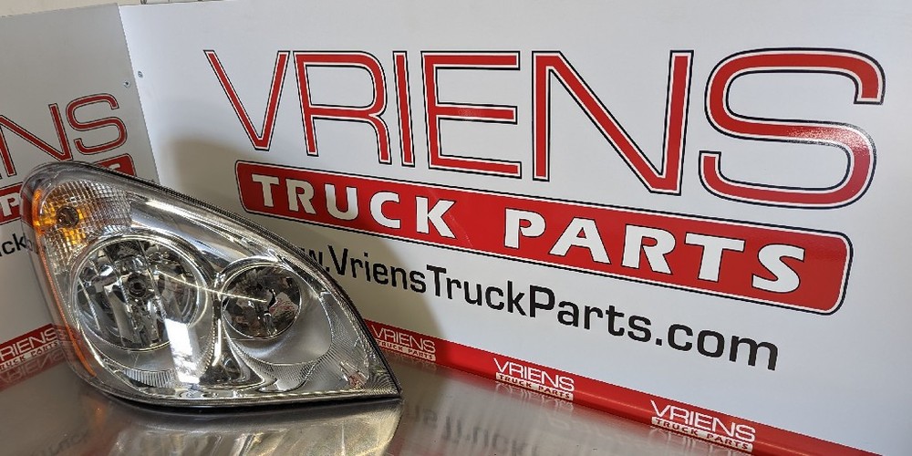 FREIGHTLINER FREIGHTLINER CASCADIA HEADLIGHT, RH / PASS SIDE, HAS DAMAGE