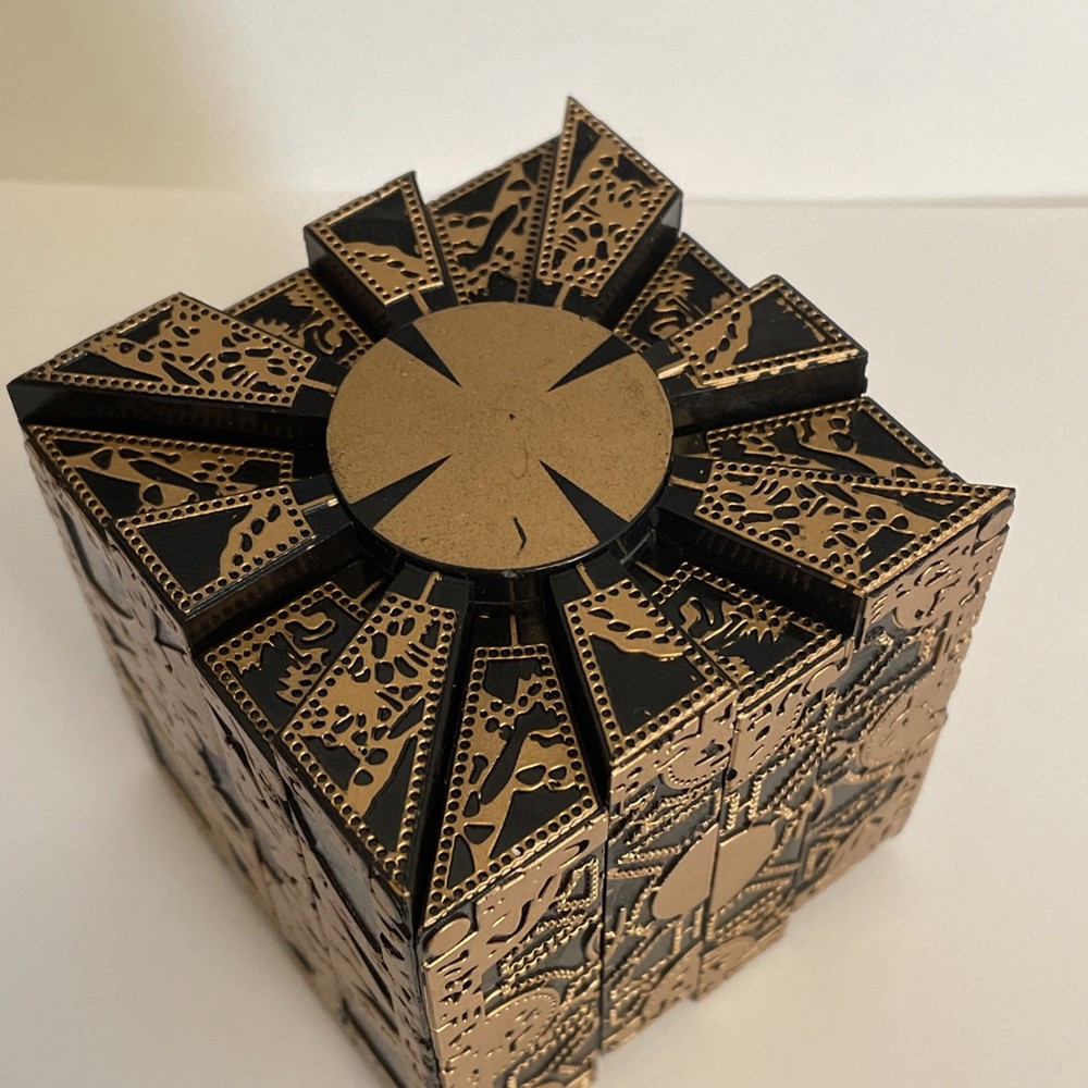 Hellraiser Cube Puzzle Box Lament Configuration Functional Pinhead Prop Plastic