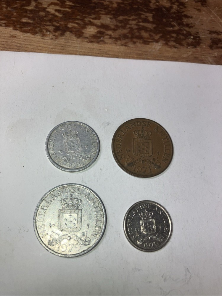 NETHERLANDS Antilles and ARUBA -- 20 different type coins