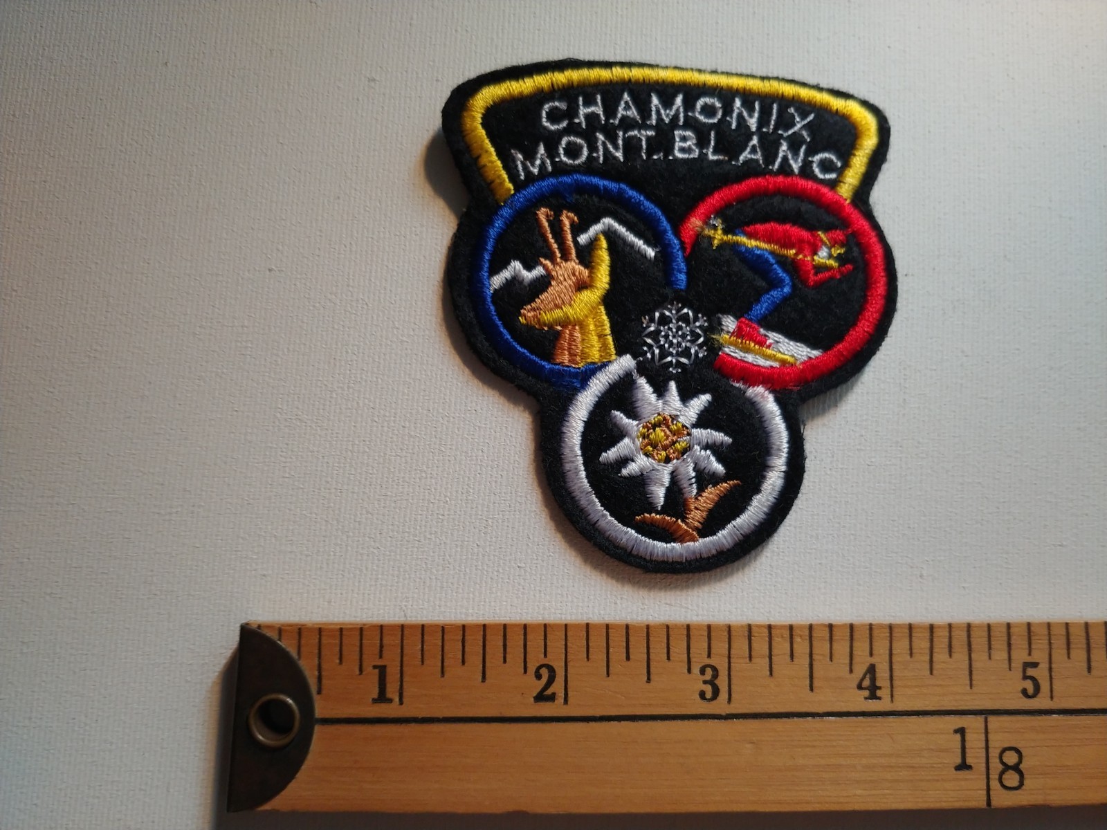 * 1 CHAMONIX MONT BLANC FRENCH FRANCE  SKI SKIING PATCH CREST BADGE ECUSSON  *
